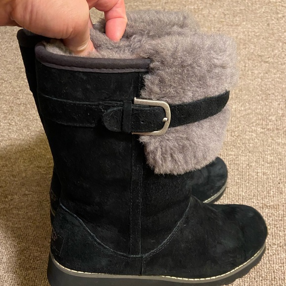 UGG Boots - Picture 4 of 13